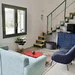 The Nightingale House * Kymi