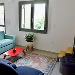 Holiday home The Nightingale House Kymi